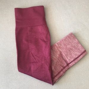 NWOT Lululemon high waisted red &white ombre crops